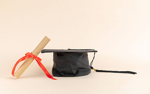 未滿18歲可以報成人高考嗎?(成人高考報名費用)